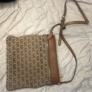 MK - Michael Kors Flat Crossbody Light Brown Bag Logo